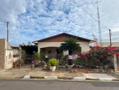 Casa para Venda, em Pirapozinho, bairro Centro, 2 dormitórios, 1 banheiro, 1 vaga